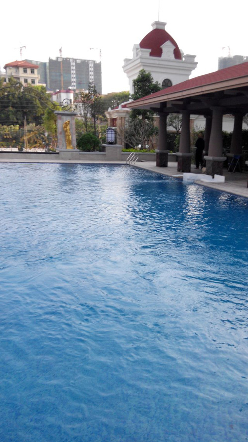 广州名伦花园房地产小区泳池工程